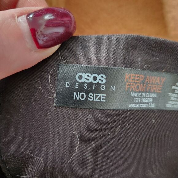 ASOS Design Brown Fuzzy Sherpa Tote Bag - Picture 7 of 11